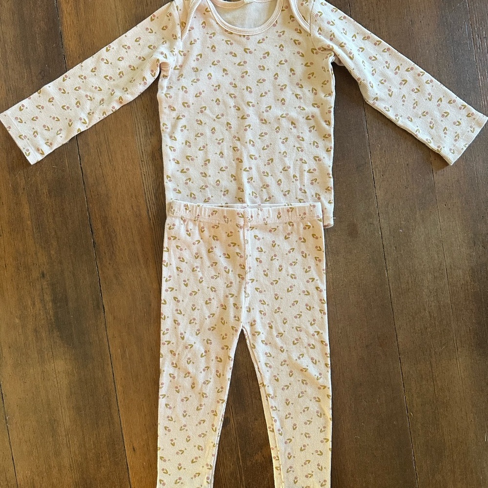 Quincy Mae Pink Pajama Set with Classic Design
